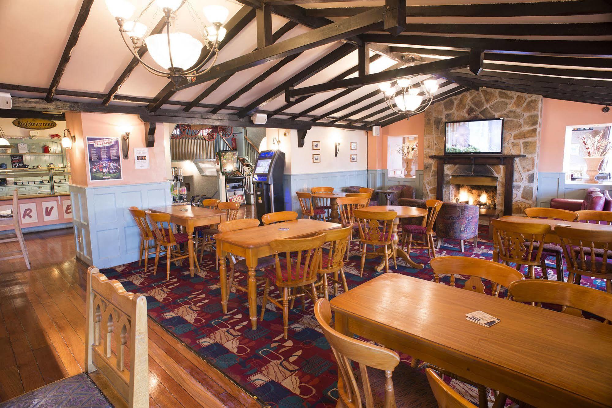 The Highwayman Inn شيبتون ماليت المظهر الخارجي الصورة